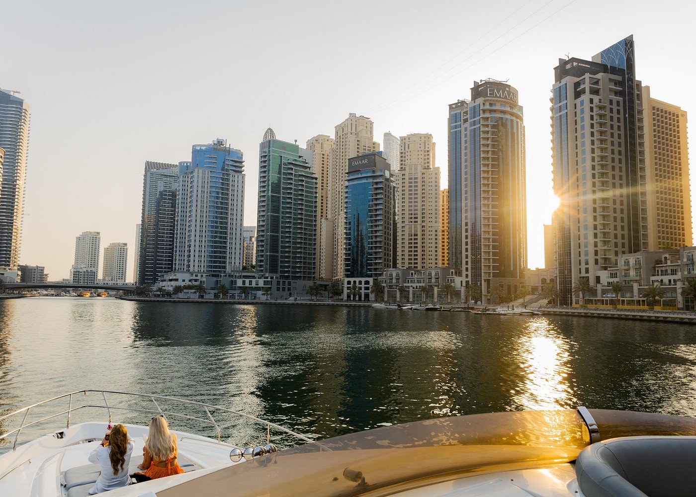 フォーウィンズ クルージングボート